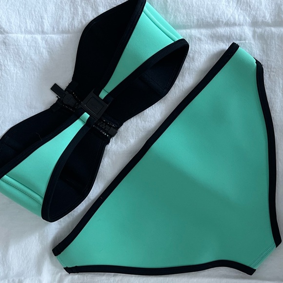 Triangl Bikini - Picture 2 of 4